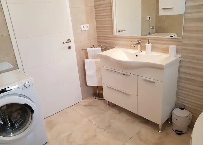 Three Roses 스플리트