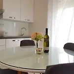 Three Roses Split