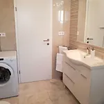 Three Roses Apartment *