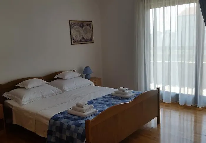 Apartament Three Roses