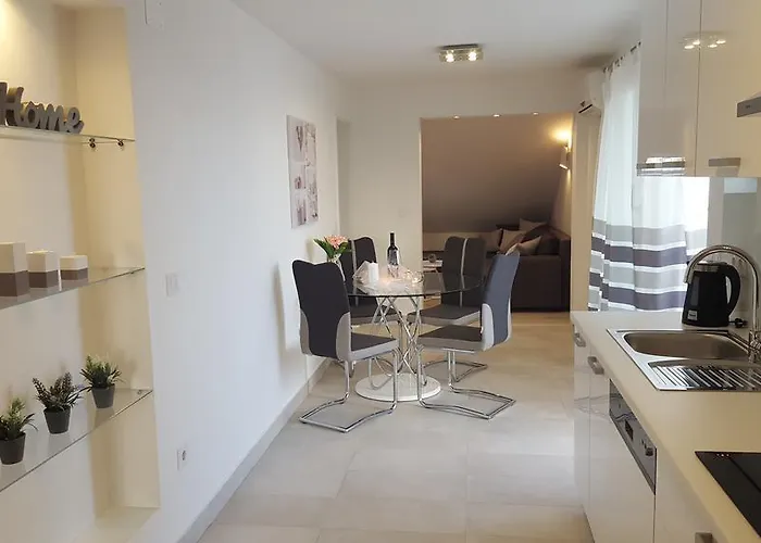 Apartament Three Roses *