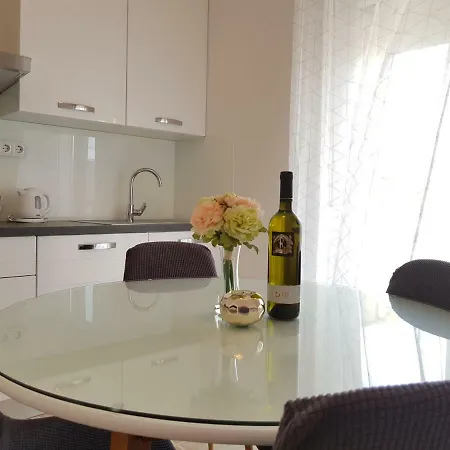 Three Roses Спліт