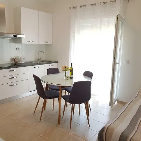 Apartament Three Roses *